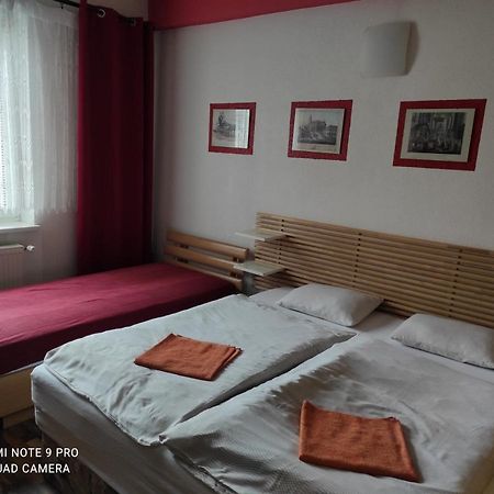 Red Apartment Bratislava Exterior photo