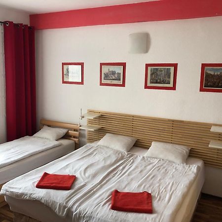 Red Apartment Bratislava Exterior photo