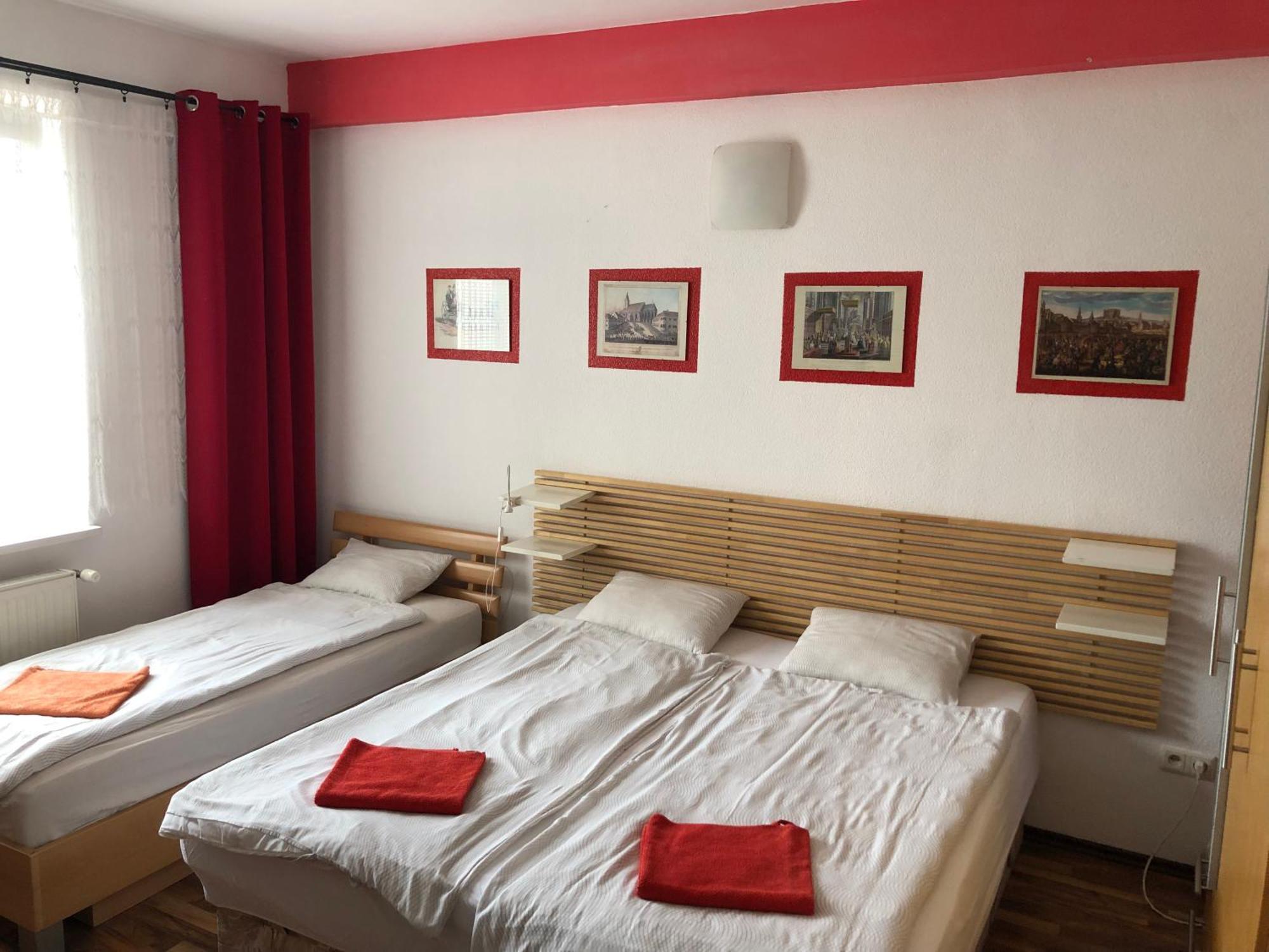 Red Apartment Bratislava Exterior photo